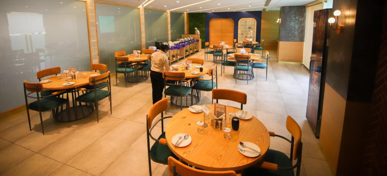 Pinnacle Grand Hotel Ahmedabad Exterior foto